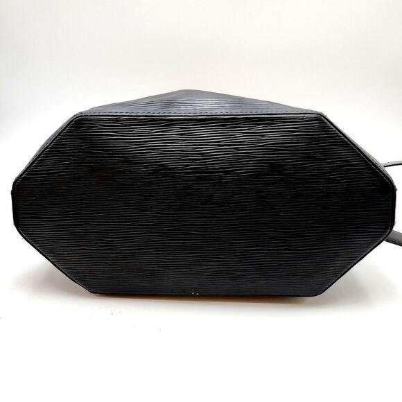 LOUIS VUITTON Vintage Black Epi Sac D'Epaule GM Bucket Bag - Picture 8 of 17